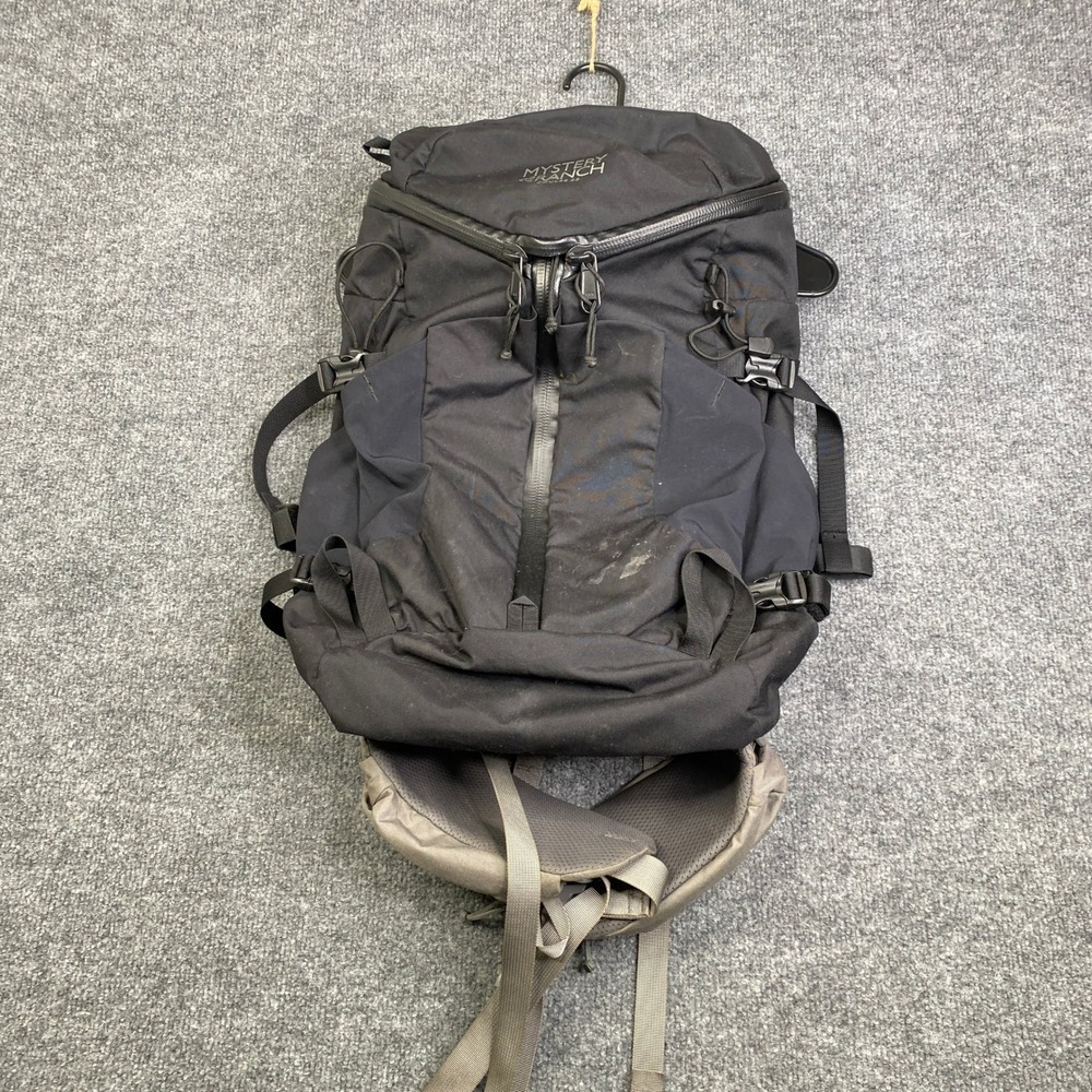 Mystery Ranch Coulee 25 Backpack Black Hiking Daypack 3-Zip Design 30-40in Waist